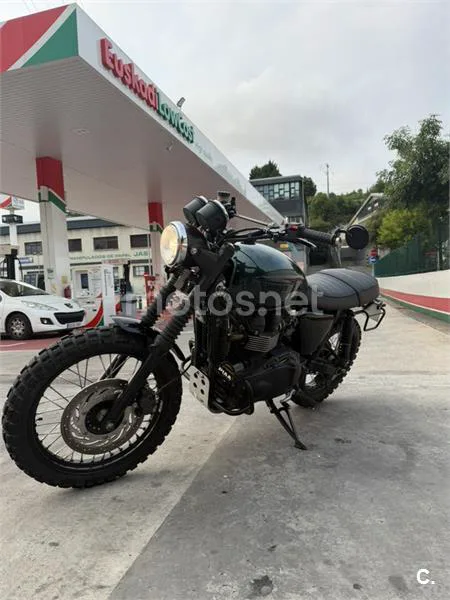 Triumph Scrambler - Vista 6