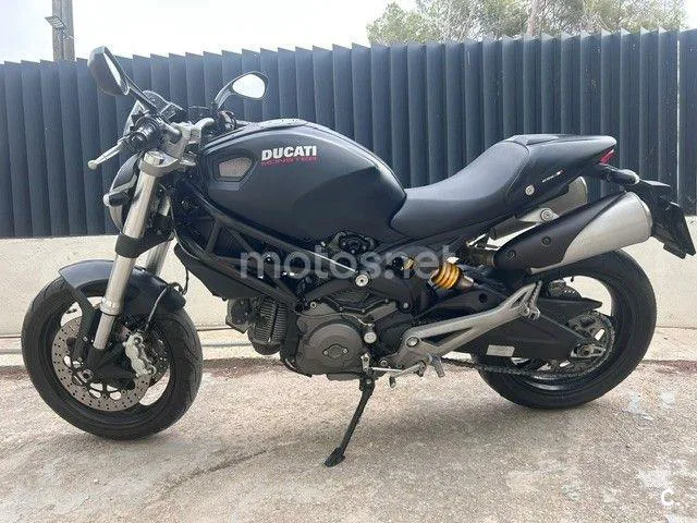 Ducati Monster 696 4200 € 2014 Barcelona - 1
