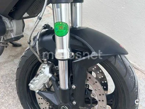 Ducati Monster 696 - Vista 6