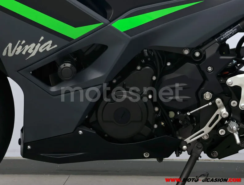 Kawasaki Ninja 500 - Vista 10