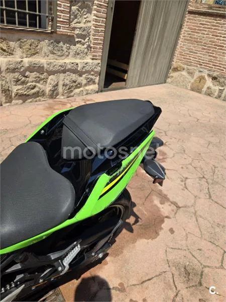 Kawasaki Ninja 400 - Vista 11