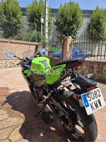 Kawasaki Ninja 400 - Vista 6
