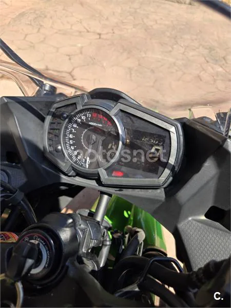 Kawasaki Ninja 400 - Vista 9