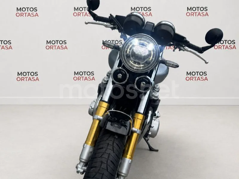 Honda CB1100 - Vista 3