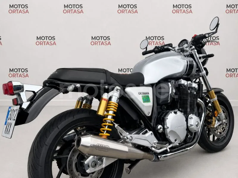 Honda CB1100 - Vista 8