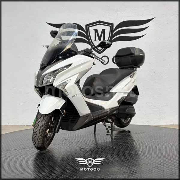 Kymco Grand Dink 300 - Vista 3