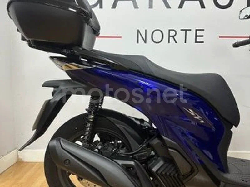 Honda SH125i - Vista 25