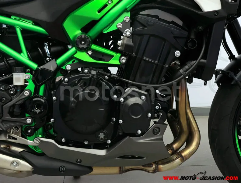 Kawasaki Z900 - Vista 5