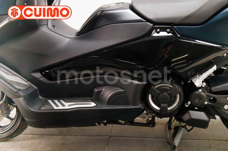 Yamaha TMAX 560 - Vista 24