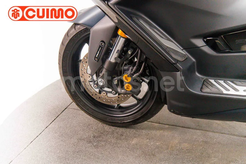 Yamaha TMAX 560 - Vista 25
