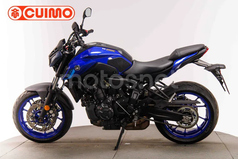 Yamaha MT-07 - Vista 16