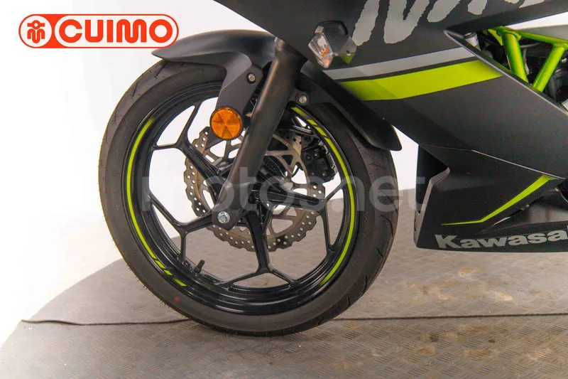 Kawasaki Ninja 125 - Vista 21