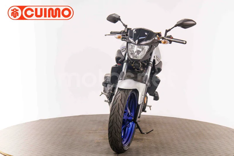 Yamaha MT-03 - Vista 10