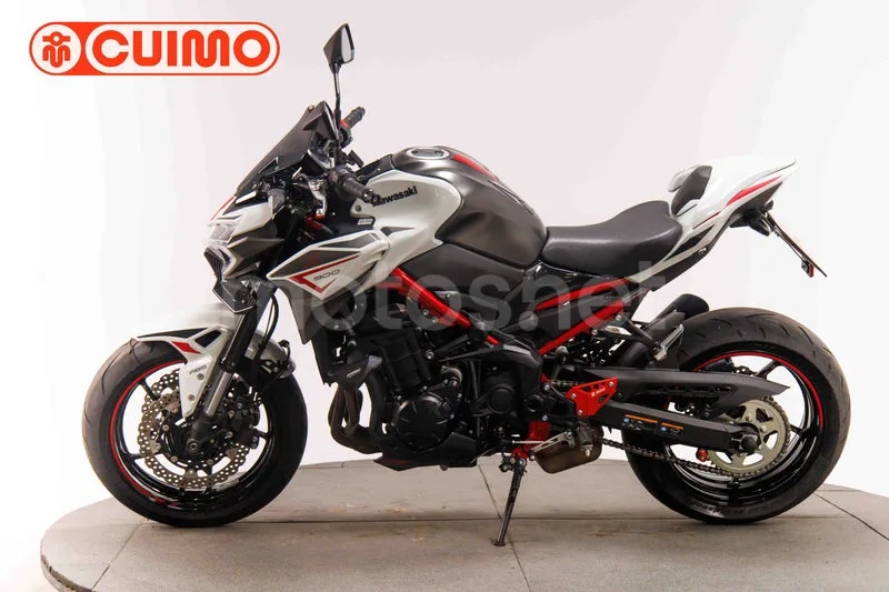 Kawasaki Z900 - Vista 8