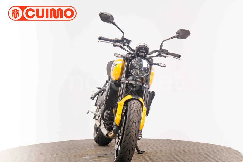 Triumph Trident 660 - Vista 10