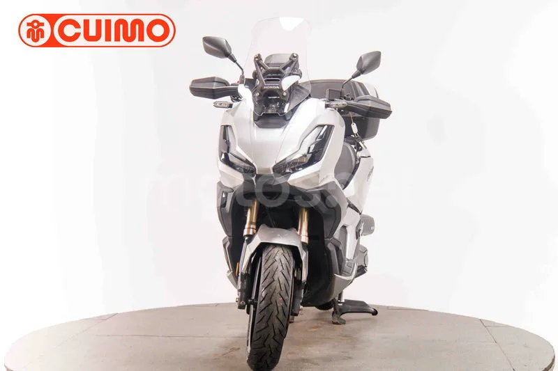 Honda ADV350 - Vista 10