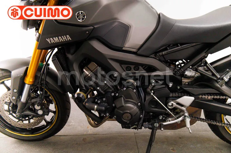 Yamaha MT-09 - Vista 19