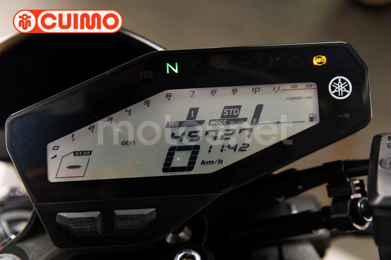 Yamaha MT-09 - Vista 24