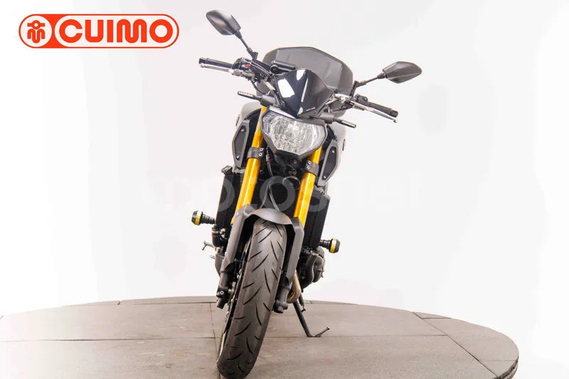 Yamaha MT-09 - Vista 10
