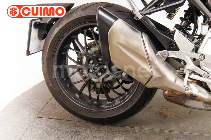 Honda CB1000R - Vista 17