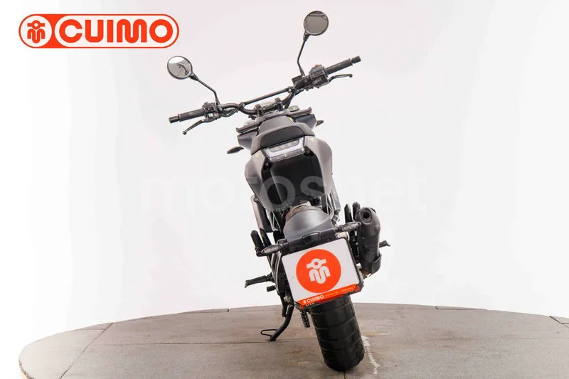 Husqvarna Svartpilen 401 - Vista 5