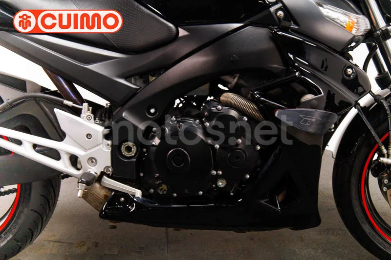 Suzuki GSR600 - Vista 16