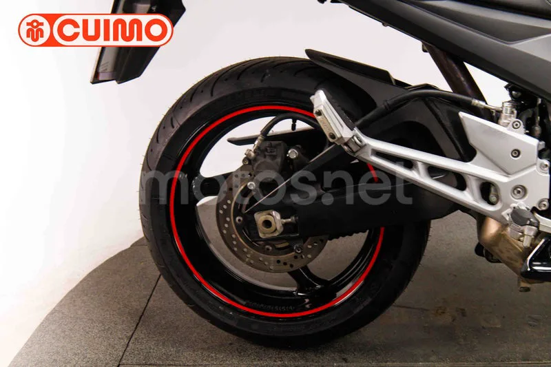 Suzuki GSR600 - Vista 17