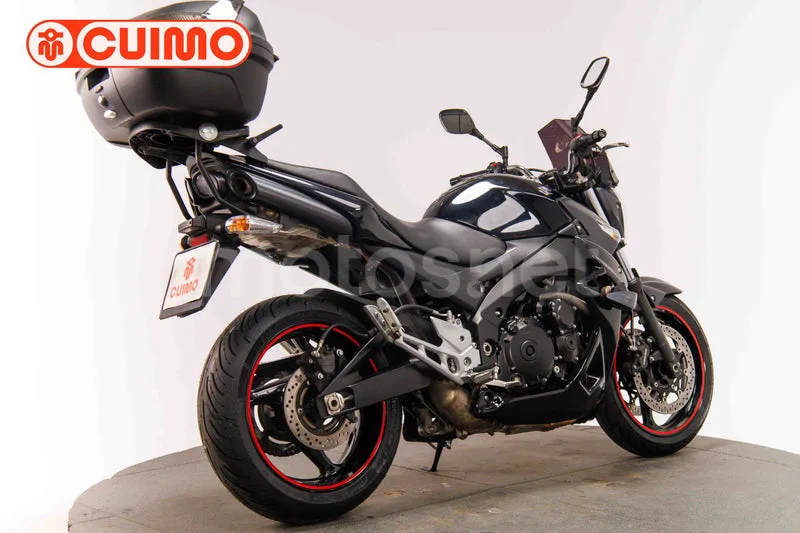 Suzuki GSR600 - Vista 4