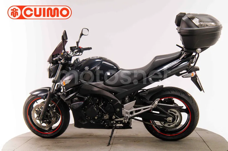 Suzuki GSR600 - Vista 8