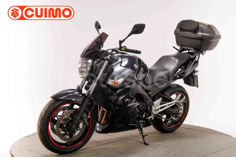 Suzuki GSR600 - Vista 9