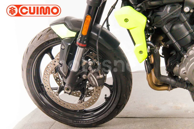 Triumph Trident 660 - Vista 21