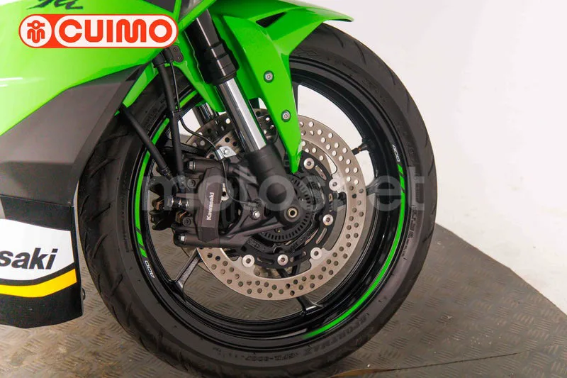 Kawasaki Ninja ZX-4RR - Vista 14