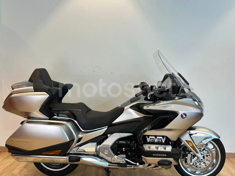 Honda Gold Wing - Vista 7