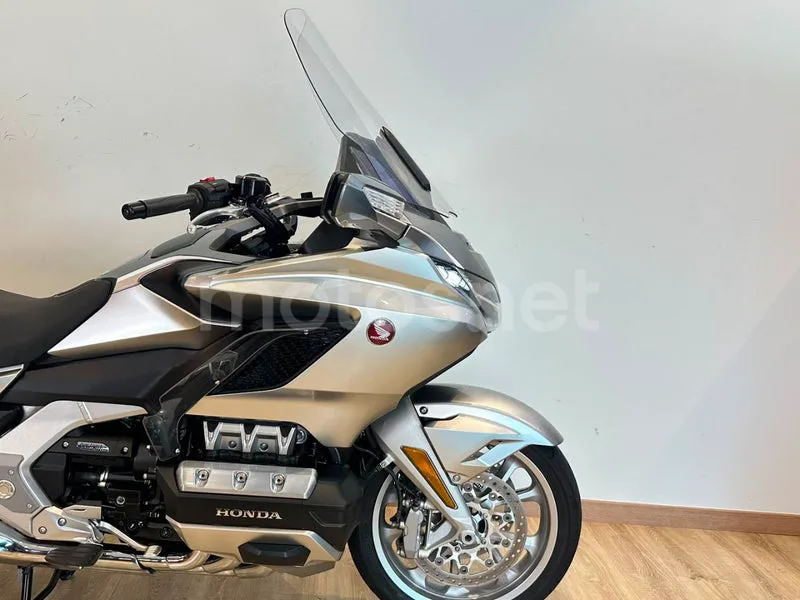 Honda Gold Wing - Vista 9