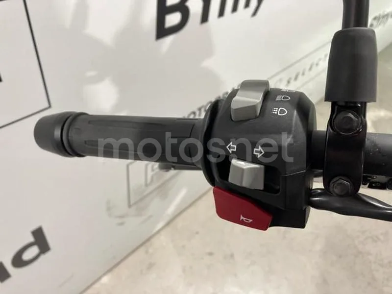 BMW G 310 R - Vista 7