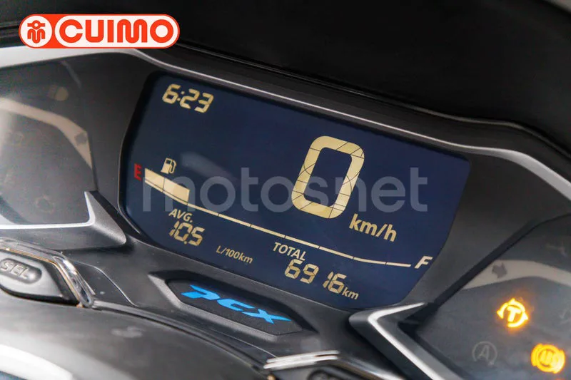 Honda PCX125 - Vista 25