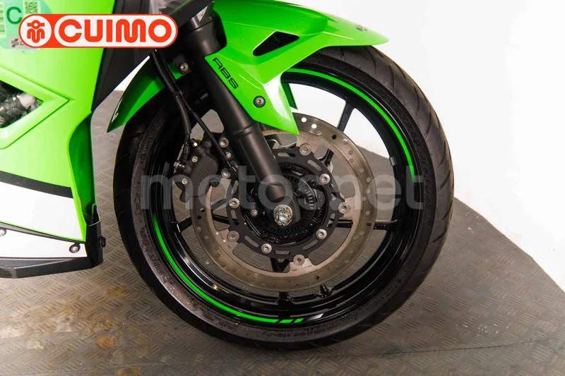 Kawasaki Ninja 500 - Vista 28