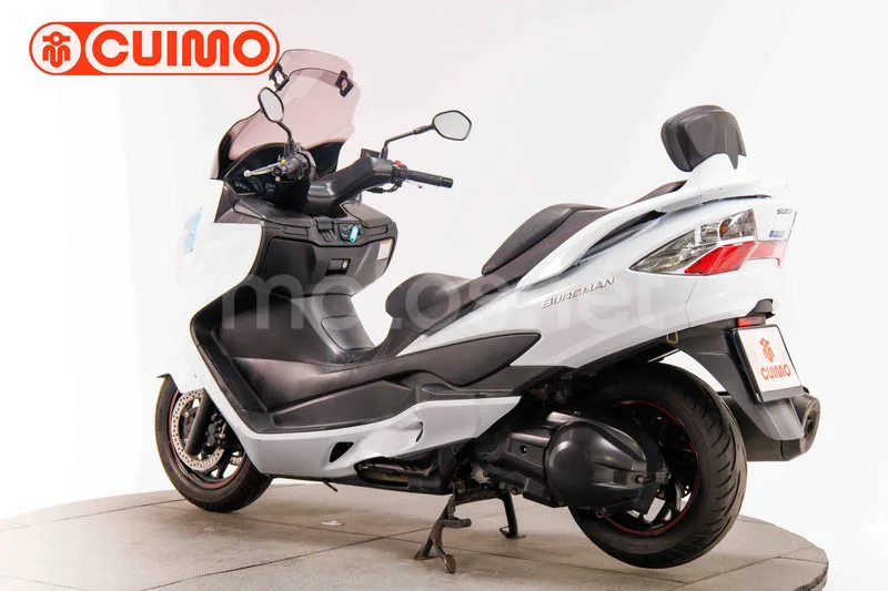 Suzuki Burgman 400 - Vista 11