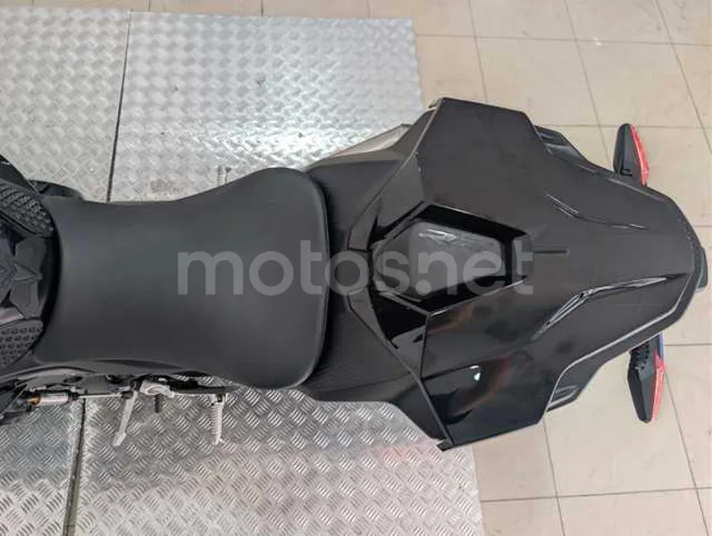 BMW S 1000 RR - Vista 18