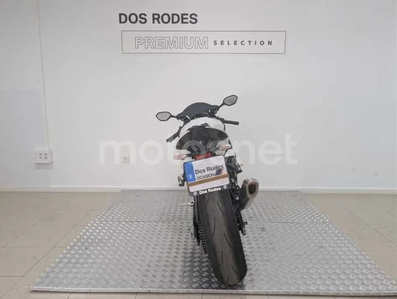 BMW S 1000 RR - Vista 8