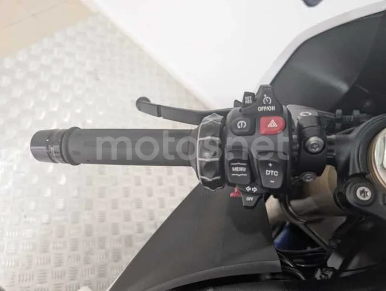 BMW S 1000 RR - Vista 10