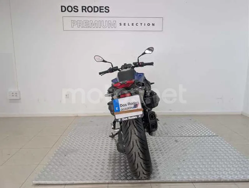 BMW R 1300 R - Vista 8