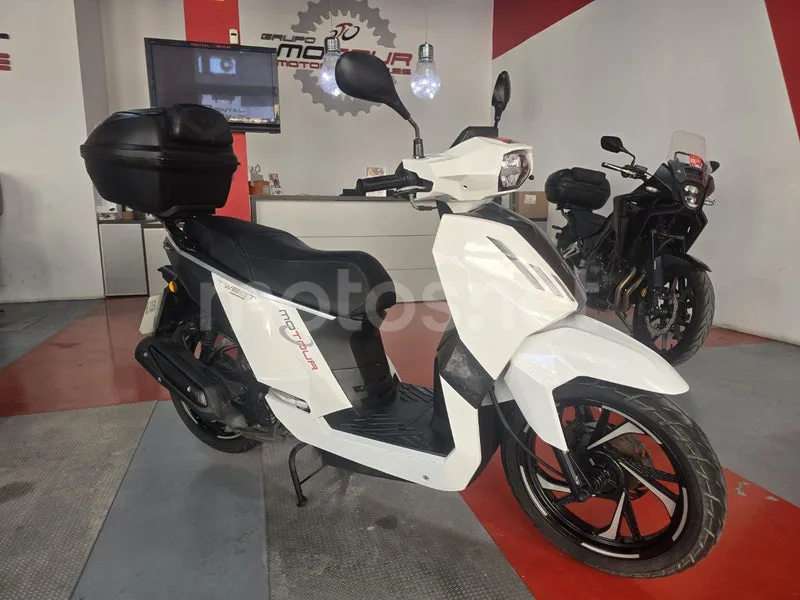 Peugeot Tweet 125 - Vista 3