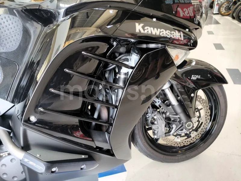 Kawasaki 1400GTR - Vista 8