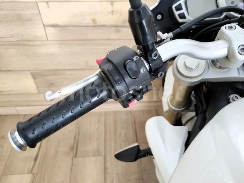 Triumph Street Triple - Vista 14