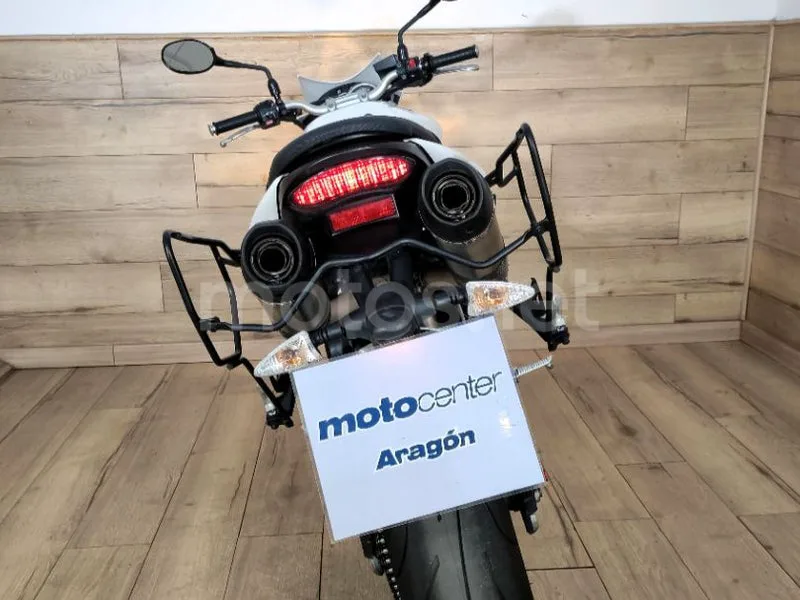 Triumph Street Triple - Vista 17