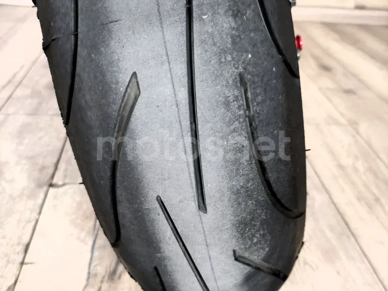 Triumph Street Triple - Vista 20