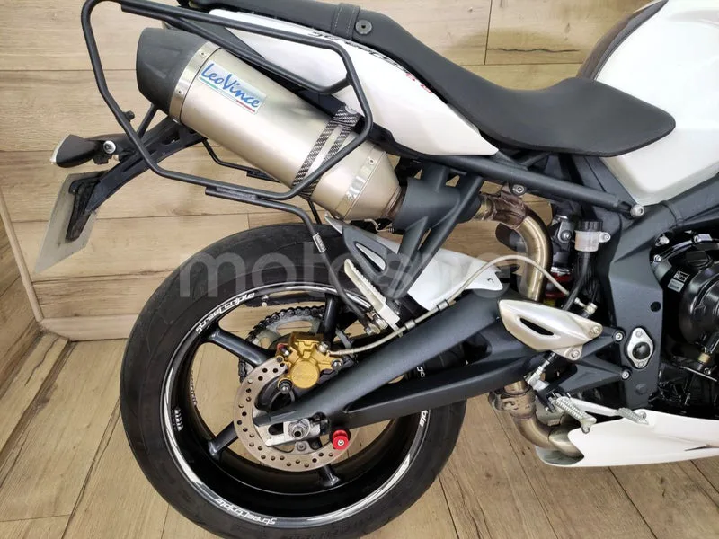 Triumph Street Triple - Vista 9