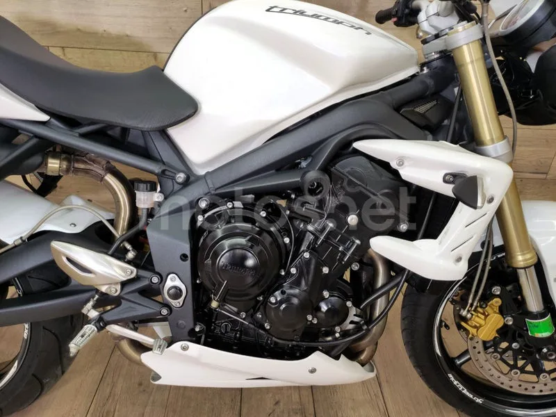 Triumph Street Triple - Vista 10