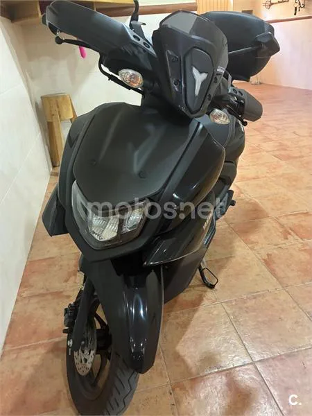 Yamaha RayZR 125 2000 € 2025 Valencia - 1
